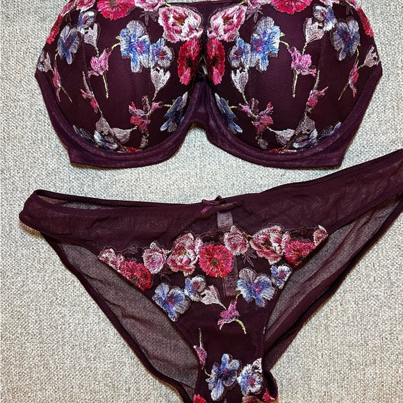 Victoria's Secret Bundle - Picture 6 of 9